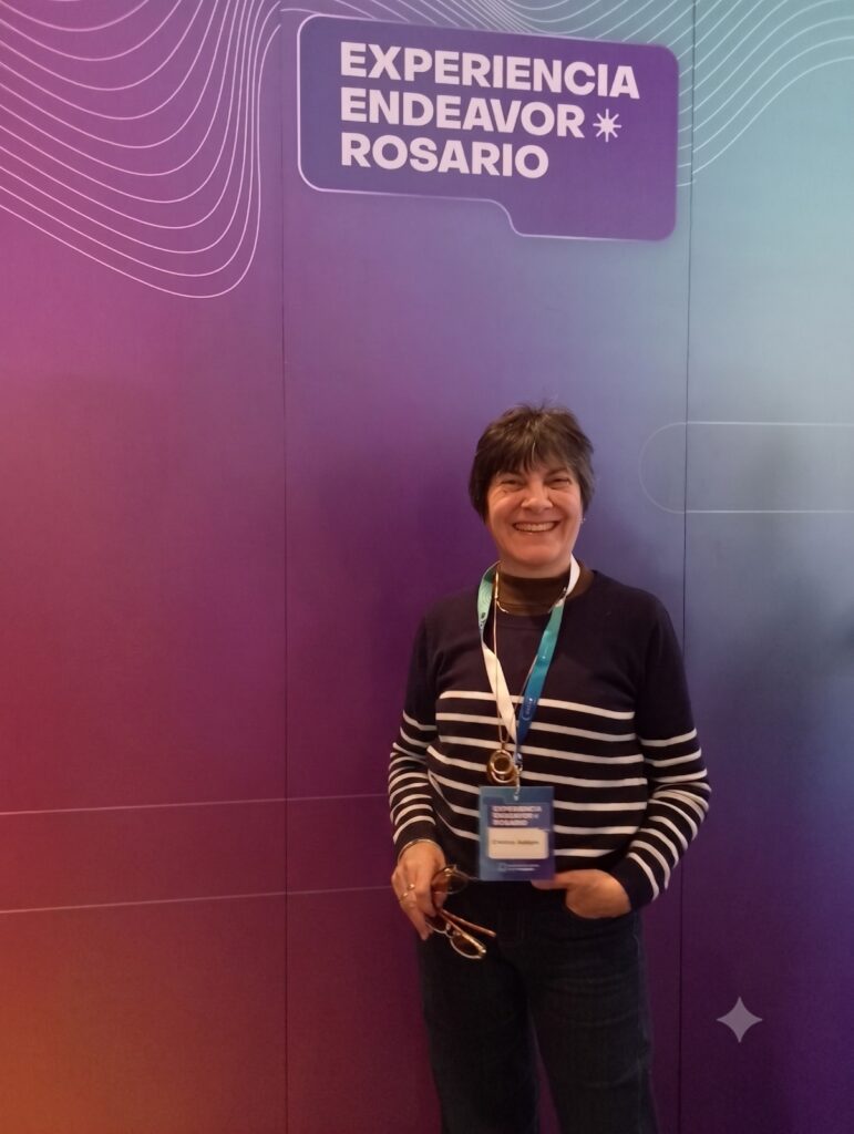 Alida Cristina Vallejos Olivera, gestora cultural de 67 años, referente en inteligencia artificial aplicada a instituciones y empresas